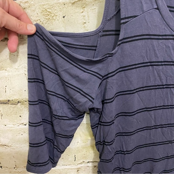 Jessica Simpson Blue Black Striped Ruched Cold Shoulder Top - Picture 3 of 7